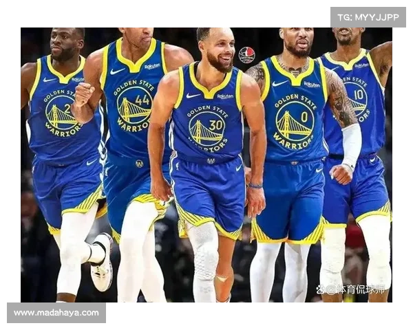 库里称霍福德多面手能力强 两人无需沟通即可默契完成挡拆配合